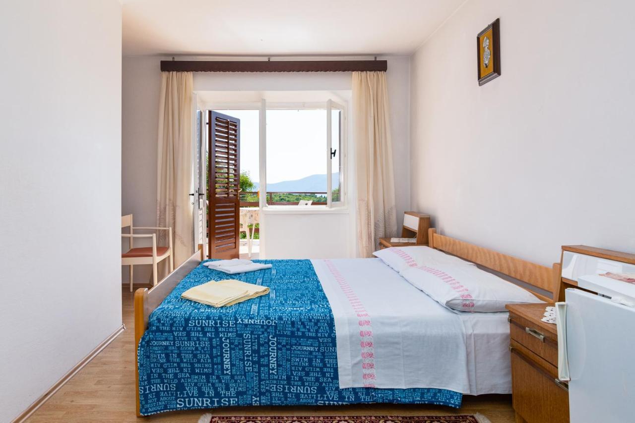 Apartments And Rooms With Parking Space Skrbcici, Krk - 21231 Εξωτερικό φωτογραφία