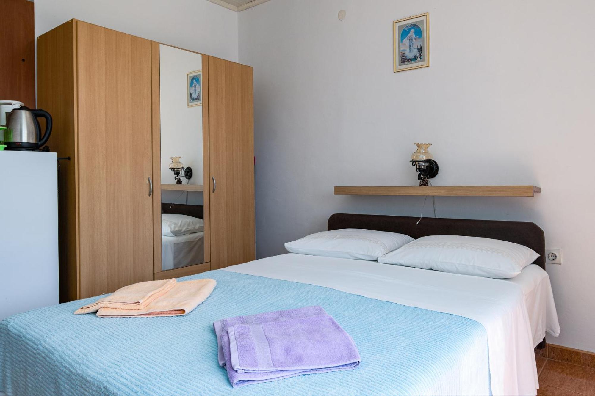 Apartments And Rooms With Parking Space Skrbcici, Krk - 21231 Δωμάτιο φωτογραφία